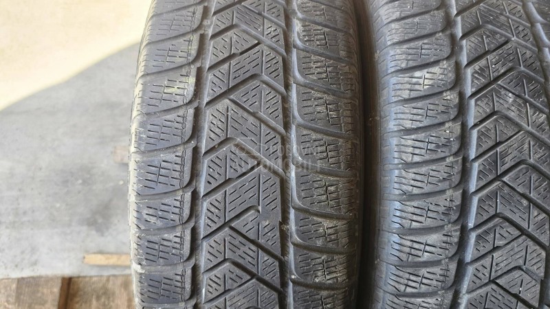 Pirelli 215/65 R17 Zimska