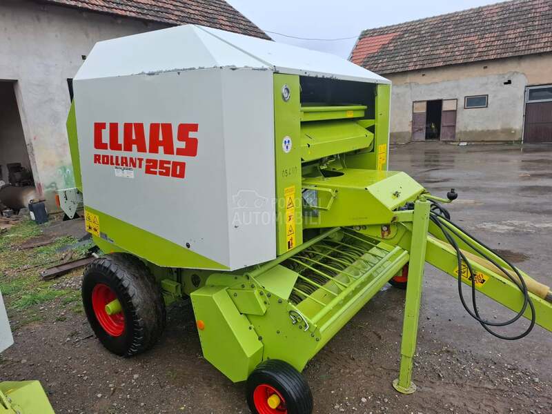 Claas Rollannt 250