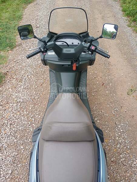 Yamaha Majesty