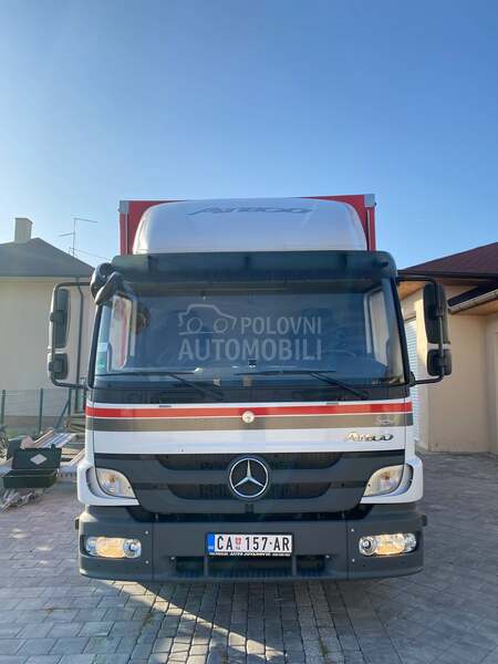 Mercedes Benz 1222