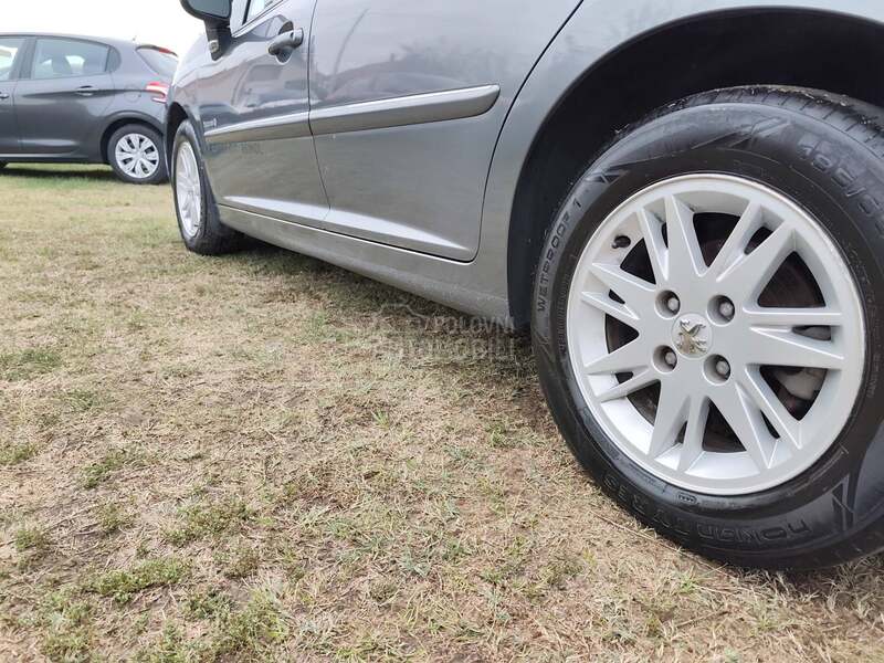 Peugeot 207 190 000/Ehdi/PANO