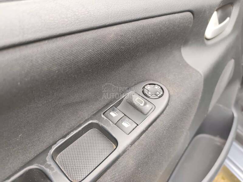 Peugeot 207 190 000/Ehdi/PANO