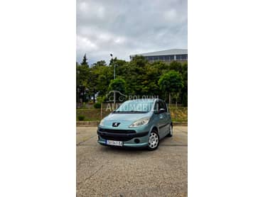 Peugeot 1007 1.4 8V