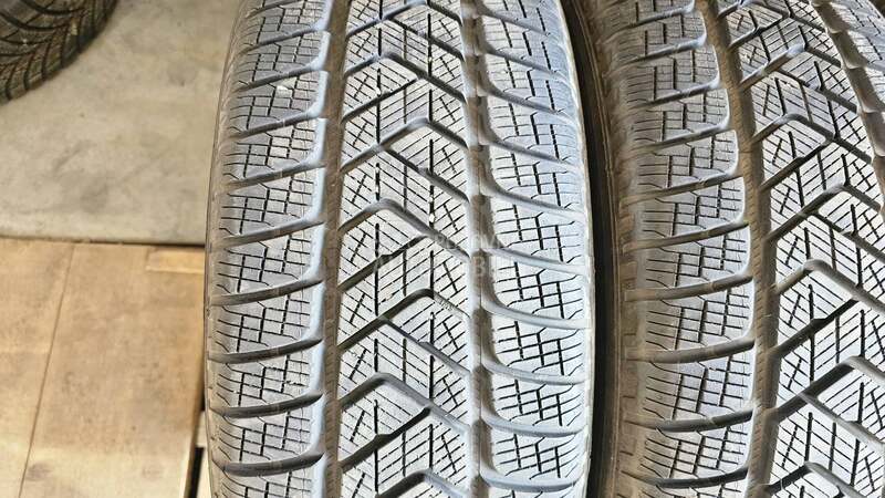 Pirelli 215/65 R17 Zimska