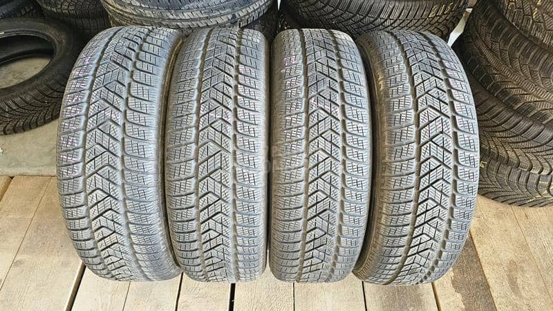 Pirelli 215/65 R17 Zimska