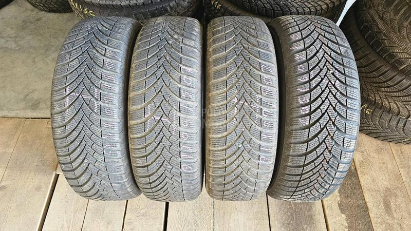 Semperit 205/60 R16 Zimska