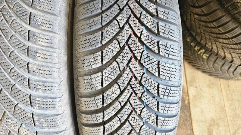 Semperit 205/60 R16 Zimska