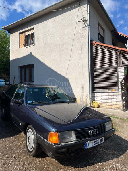 Audi 100 2.2