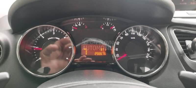 Peugeot 5008 1.6 ehdi