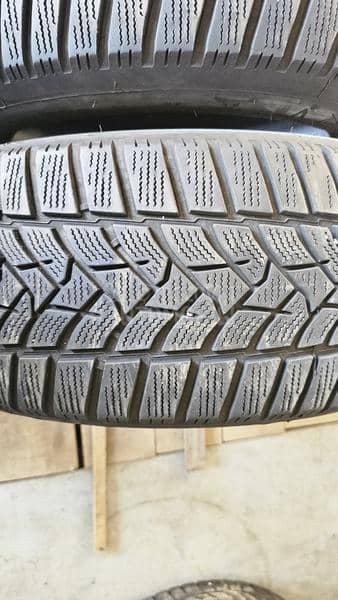 Dunlop 215/60 R16 Zimska