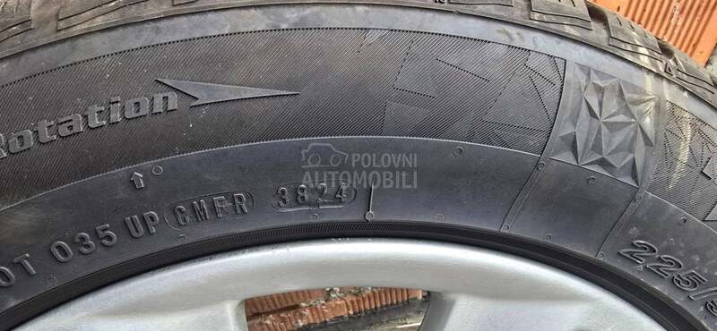 Nexen 225/55 R17 Zimska