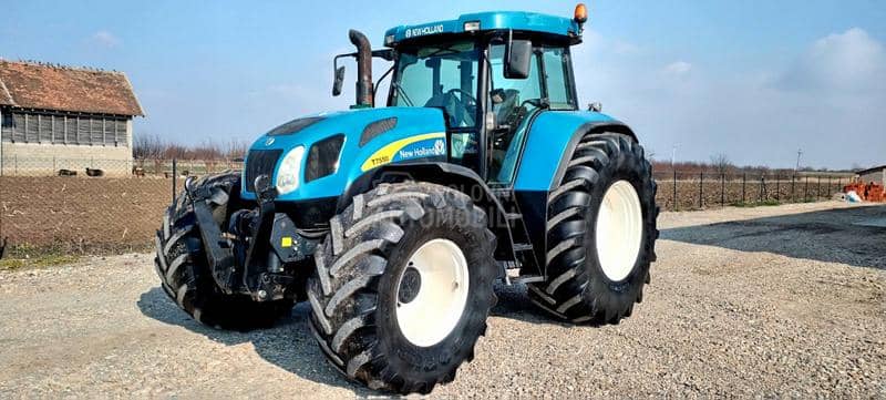 New Holland T7550