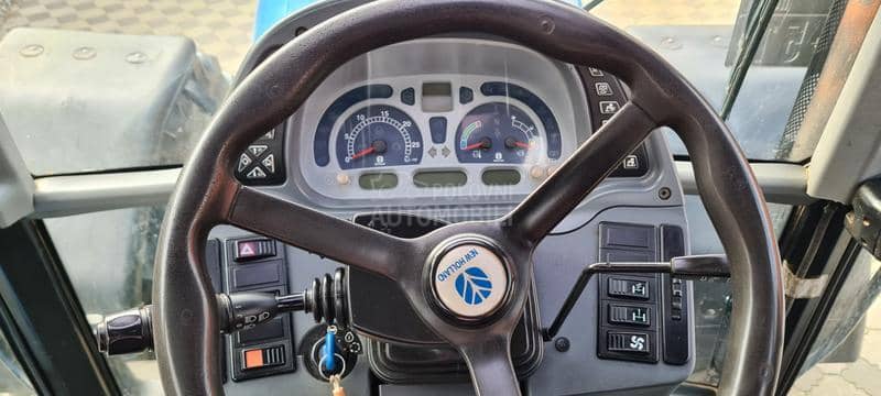 New Holland T7550