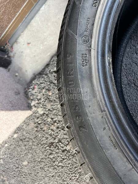 Dunlop 235/50 R19 Zimska