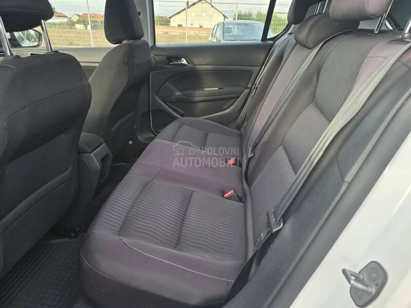 Peugeot 308 1.6 e hdi