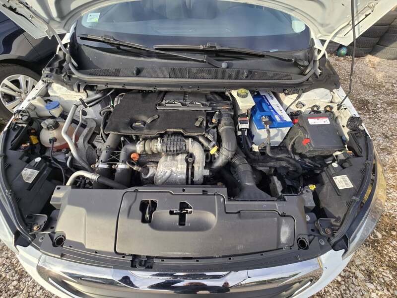 Peugeot 308 1.6 e hdi