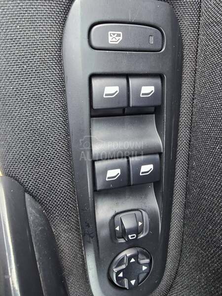 Peugeot 308 1.6 e hdi