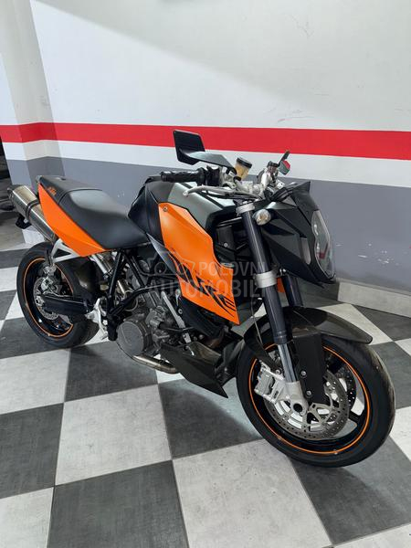 KTM Super Duke 990 rest