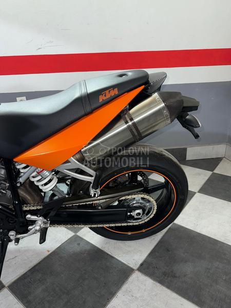 KTM Super Duke 990 rest