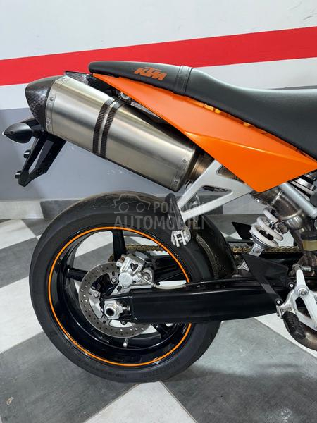 KTM Super Duke 990 rest