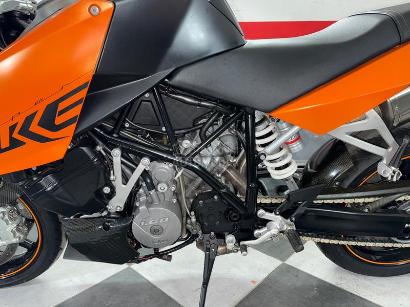 KTM Super Duke 990 rest