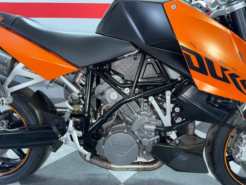 KTM Super Duke 990 rest