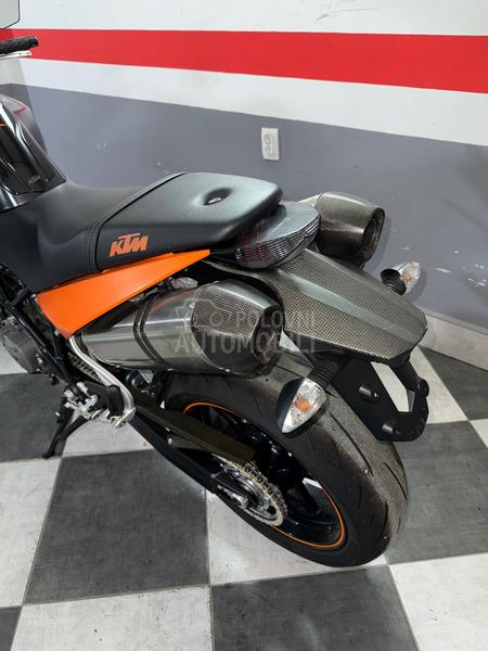 KTM Super Duke 990 rest