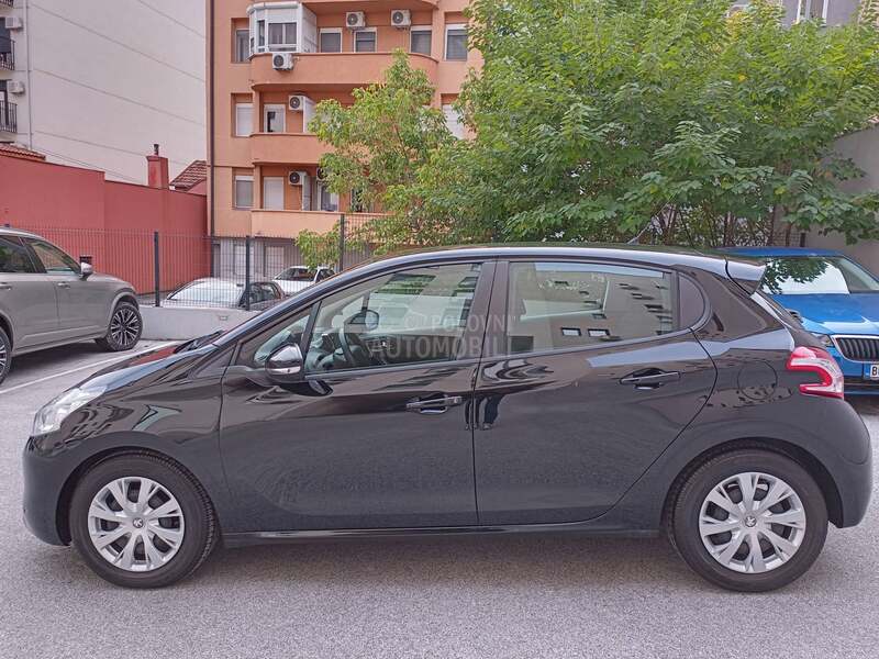 Peugeot 208 1.6 eHDI iz Švajc.