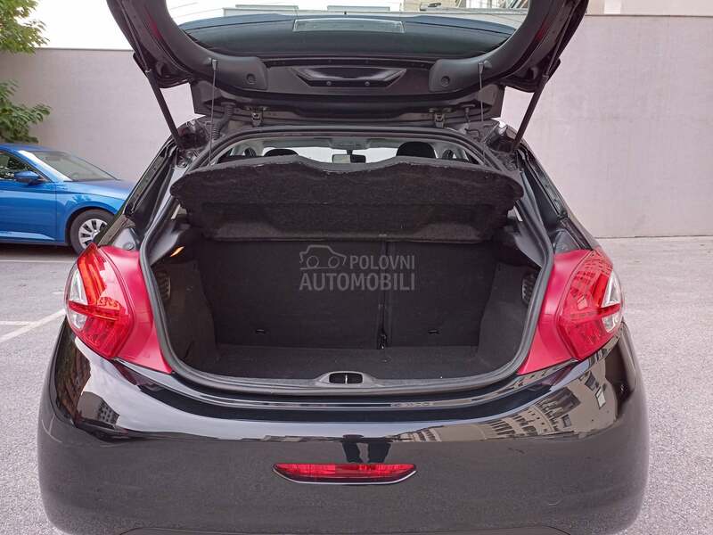 Peugeot 208 1.6 eHDI iz Švajc.