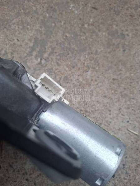 motoric zadnjeg brisaca