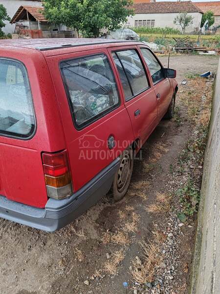 Opel Kadett 1.6 i