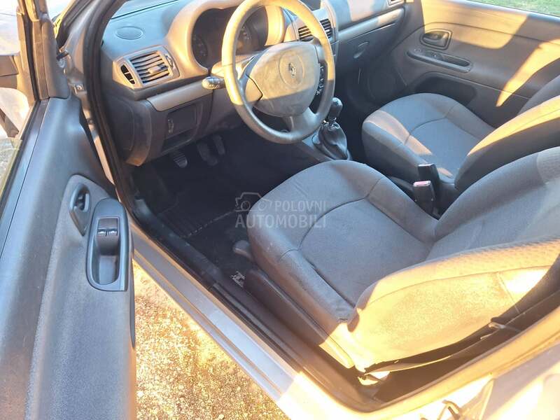 Renault Clio 1.2 8v