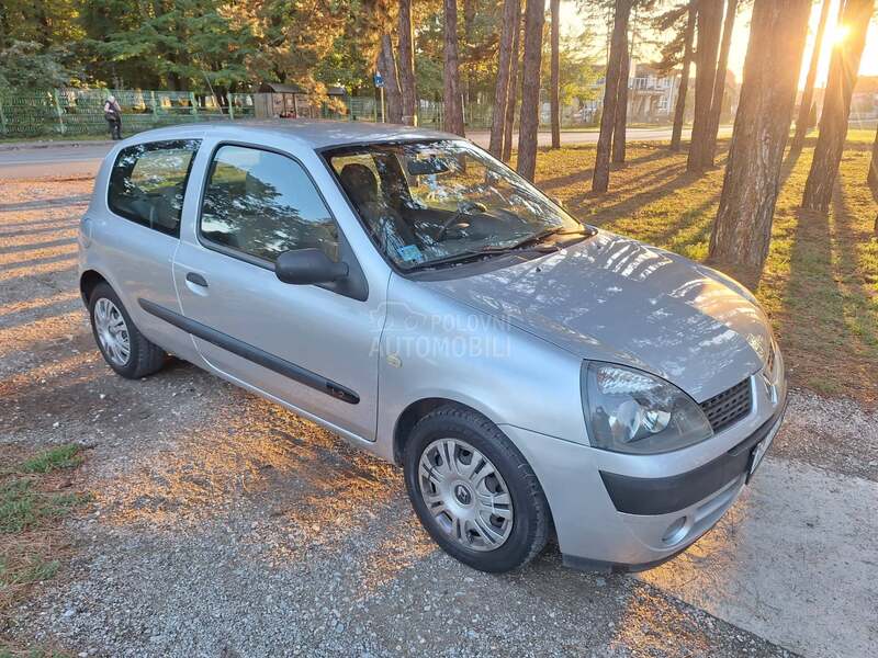 Renault Clio 1.2 8v
