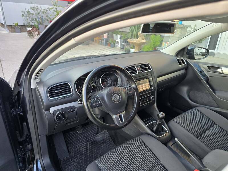 Volkswagen Golf 6 1.6TDI//BLUEMOTION/
