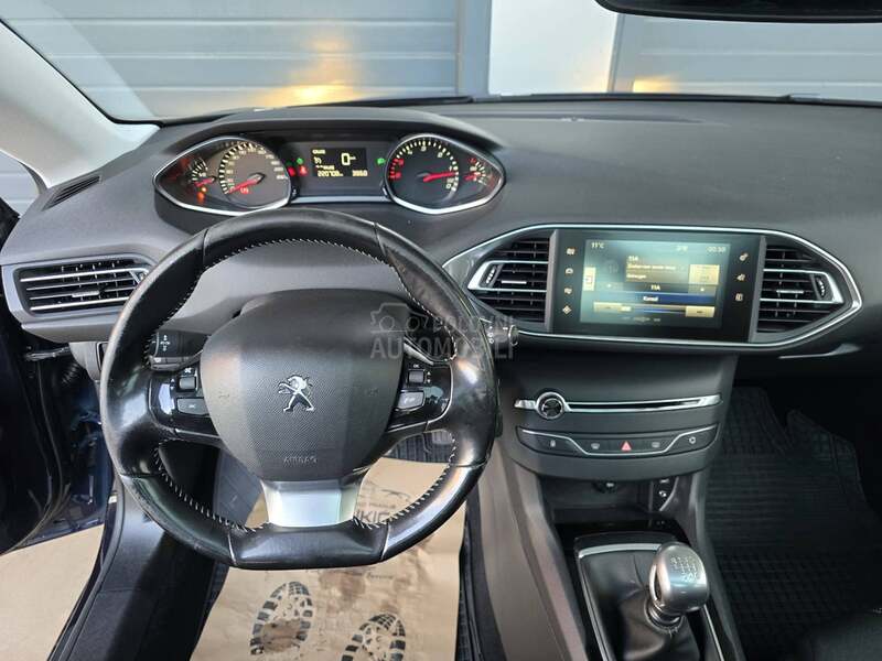 Peugeot 308 1.6 HDI PANO
