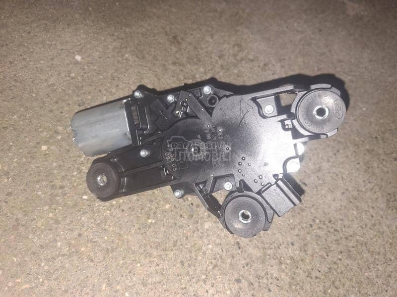 motoric zadnjeg brisaca