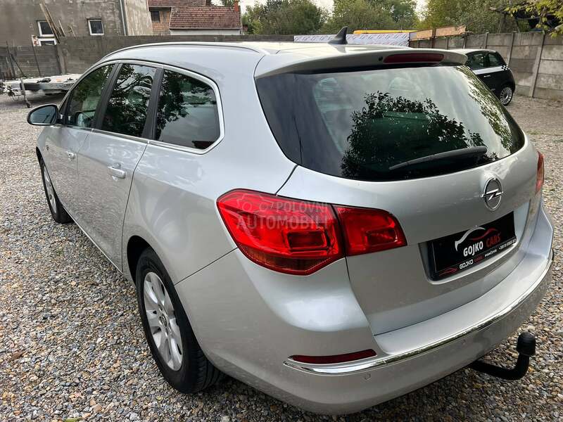 Opel Astra J 1.6CDTI T.O.P