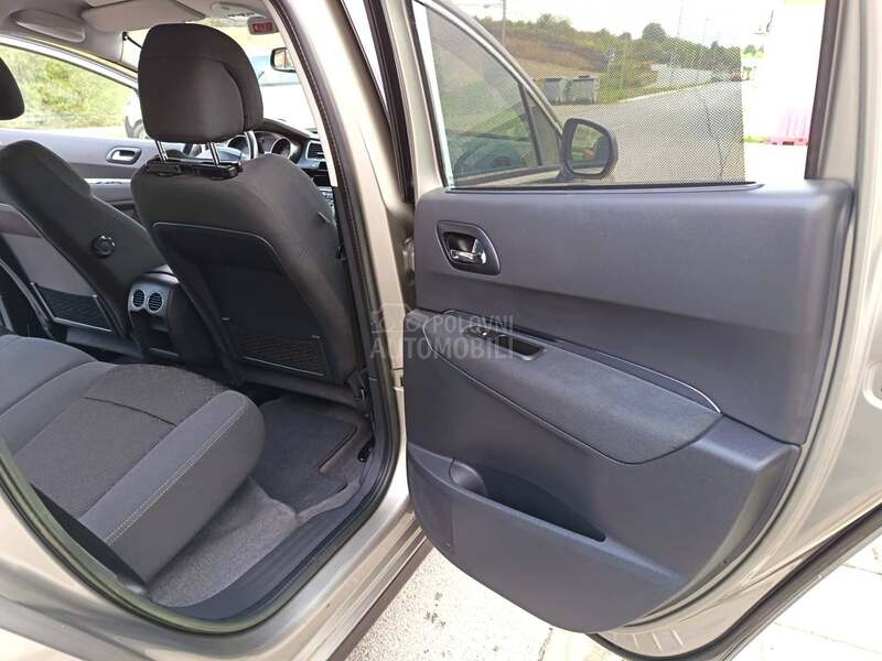 Peugeot 3008 1.6HDi LED NAV NOV