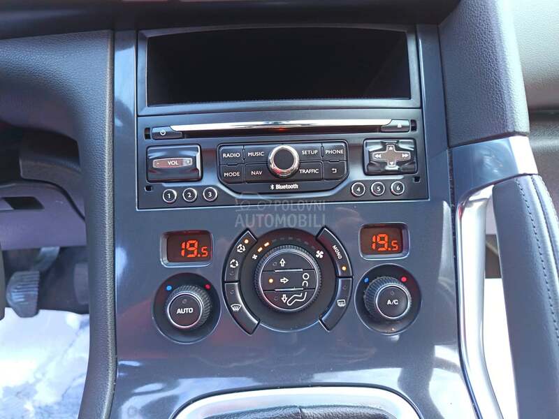 Peugeot 3008 1.6HDi LED NAV NOV