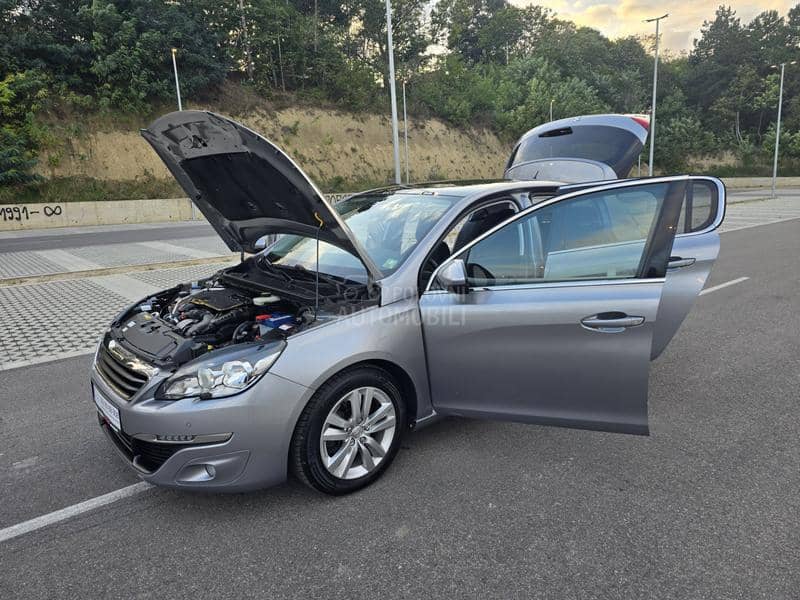 Peugeot 308 1.6 HDi NAV / PANO