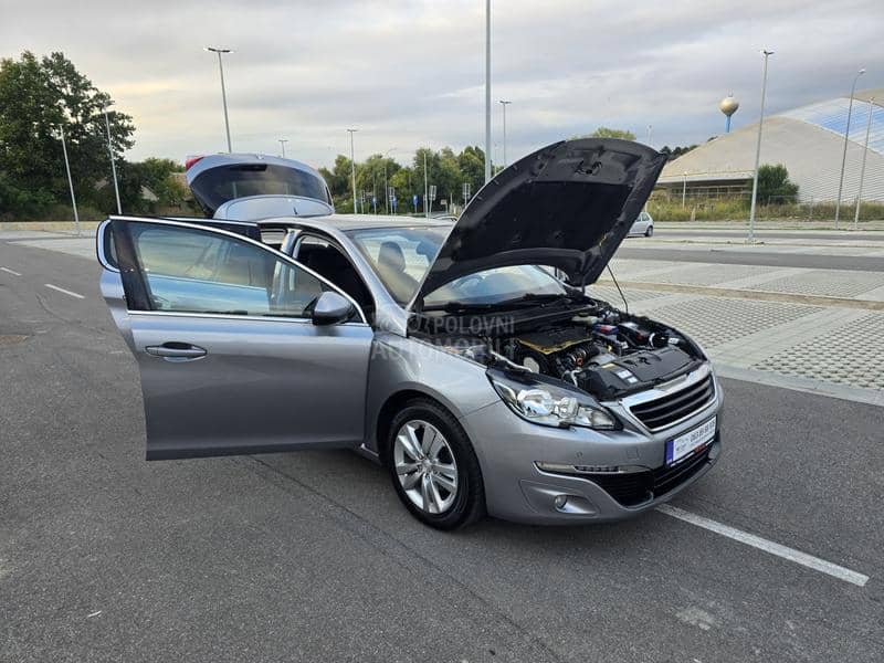 Peugeot 308 1.6 HDi NAV / PANO