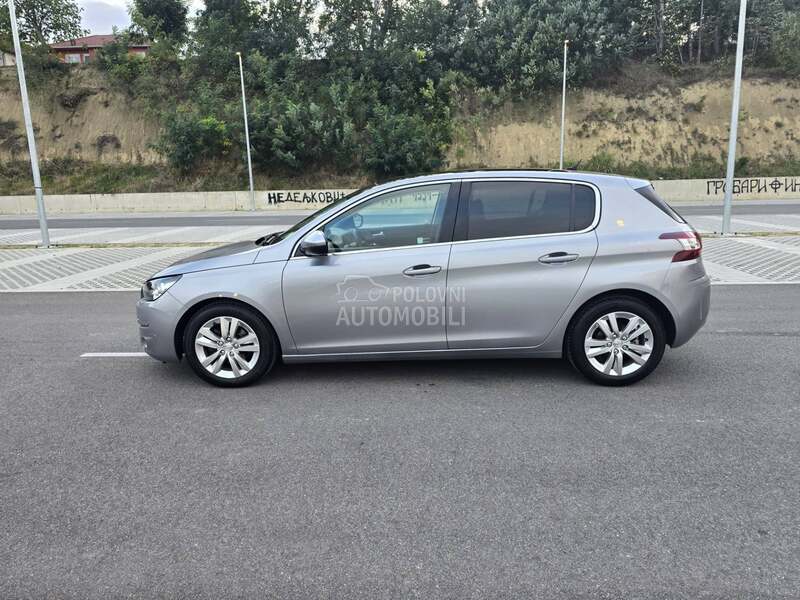 Peugeot 308 1.6 HDi NAV / PANO