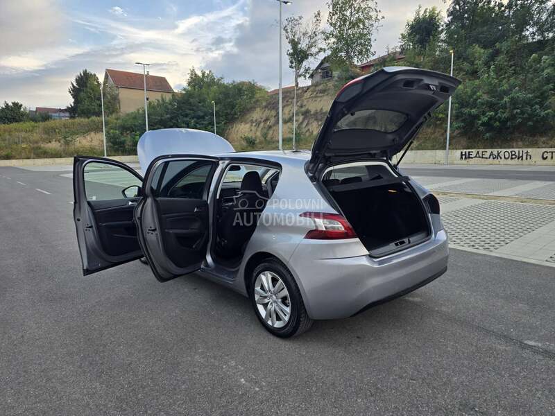 Peugeot 308 1.6 HDi NAV / PANO