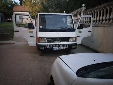 Mercedes Benz Mb100 5 mesta