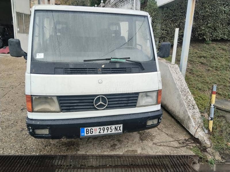 Mercedes Benz Mb100 5 mesta