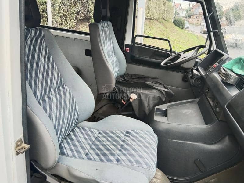 Mercedes Benz Mb100 5 mesta