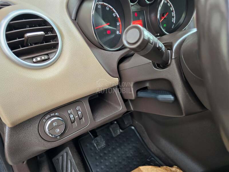 Opel Meriva 1.4 T švajcarac