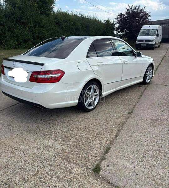 Kompletan auto u delovima w212