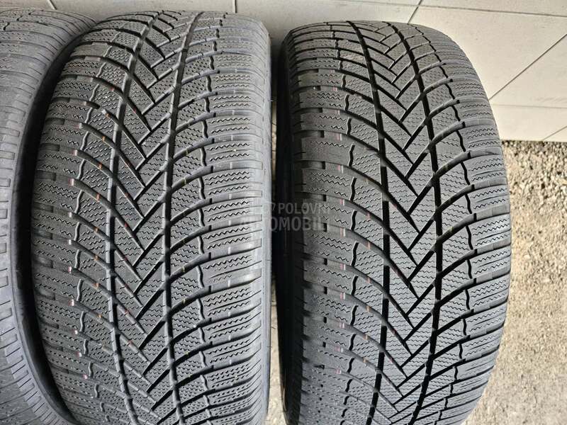 Bridgestone 235/55 R19 Zimska