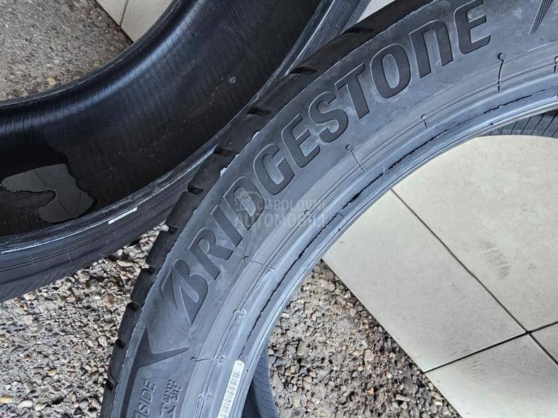 Bridgestone 255/40 R20 Letnja